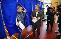 Wahl in Dänemark: Lars Løkke Rasmussen bei der Stimmabgabe