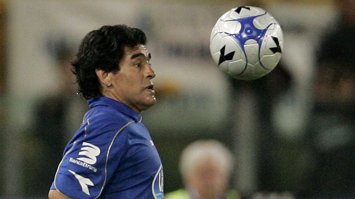 أسطورة كرة القدم الأرجنتيني دييغو مارادونا