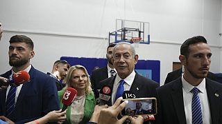 Benjamin Netanyahu e la moglie Sara al voto. (Gerusalemme, 1.11.2022)