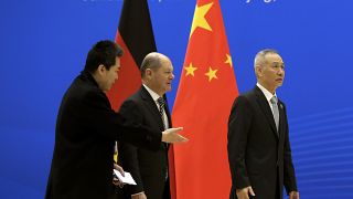 Olaf Scholz & Chinese Vice Premier Liu He are shown the way to their China-Germany High Level Financial Dialogue in Beijing, Friday, Jan. 18, 2019.