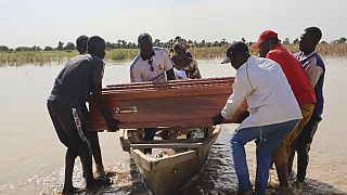 Au Tchad, les inondations compliquent les enterrements