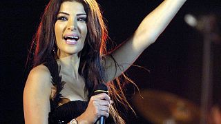 المغنية اللبنانية دينا حايك خلال مهرجان قرطاج الدولي، في المسرح الروماني في قرطاج، قرب تونس العاصمة، يوم 17 يوليو/تموز 2007