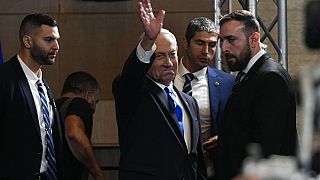 Benjamin Netanyahou salue ses partisans