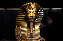 القناع الذهبي للملك توت عنخ آمون في المتحف المصري بالقاهرة مصر، 27 سبتمبر 2022.