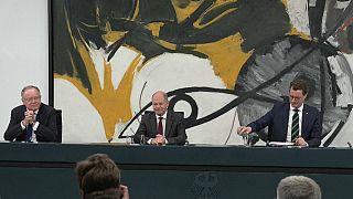 Weill, Scholz und Wüst auf der Pressekonferenz in Berlin