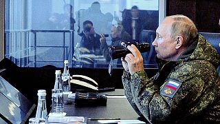 Le président russe Vladimir Poutine assiste à l'exercice militaire de Vostok 2022 dans l'extrême est de la Russie, mardi 6 septembre 2022