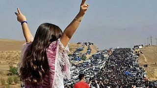 Protesta masiva en Irán, las mujeres con la cabeza descubierta
