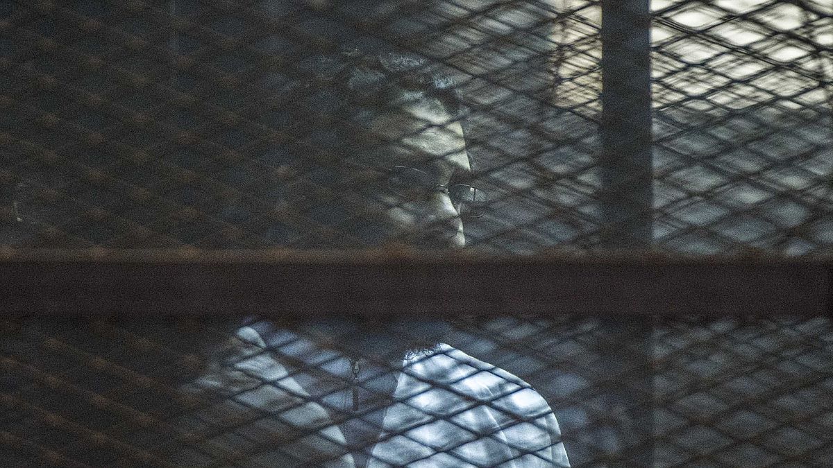 علاء عبد الفتاح خلال جلسة محاكمة في 2015 (أرشيف) 