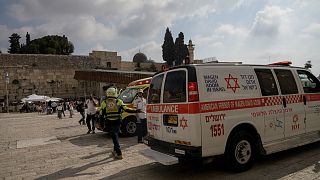 سيارات إسعاف بعد هجوم طعن في البلدة القديمة بالقدس، الخميس 3 نوفمبر 2022.