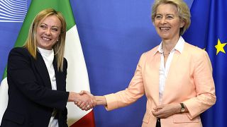 La presidenta del Parlamento Europeo Ursula von der Leyen, recibió a la primera ministra de Italia  Giorgia Meloni en Bruselas