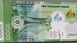 الورقة النقدية الجديدة من فئة 2000 دينار جزائري التي أصدرها بنك الجزائر، الأربعاء 2 نوفمبر 2022