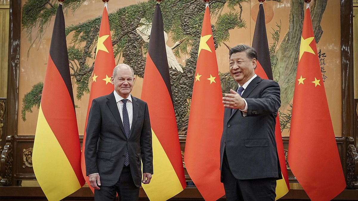 Ο Γερμανός Καγκελάριος Όλαφ Σολτς με τον κινέζο ομόλογό του Σι Τζιπίνγκ