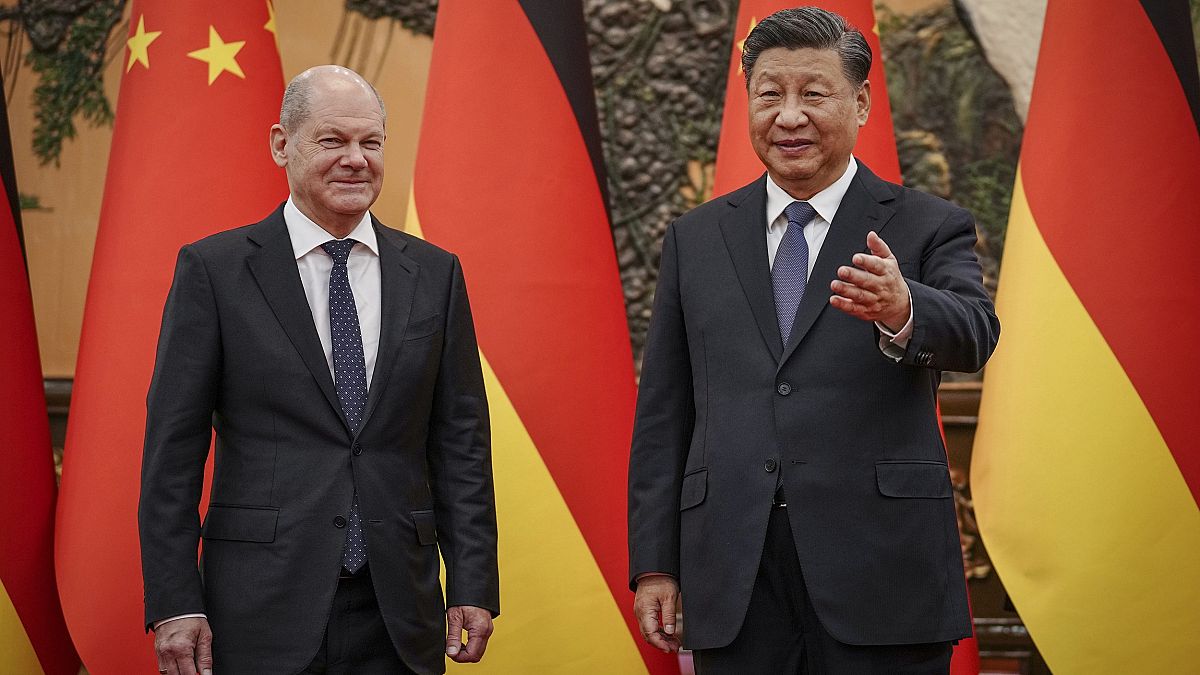 Xi Jinping empfing Olaf Scholz in der Großen Halle des Volkes in Peking
