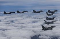 Aviões de caça F15K da Coreia do Sul durante exercícios militares