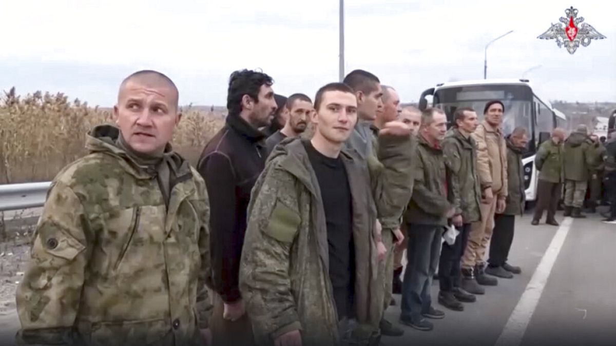 Russische Soldaten, die gegen ukrainische Gefangene ausgetauscht wurden