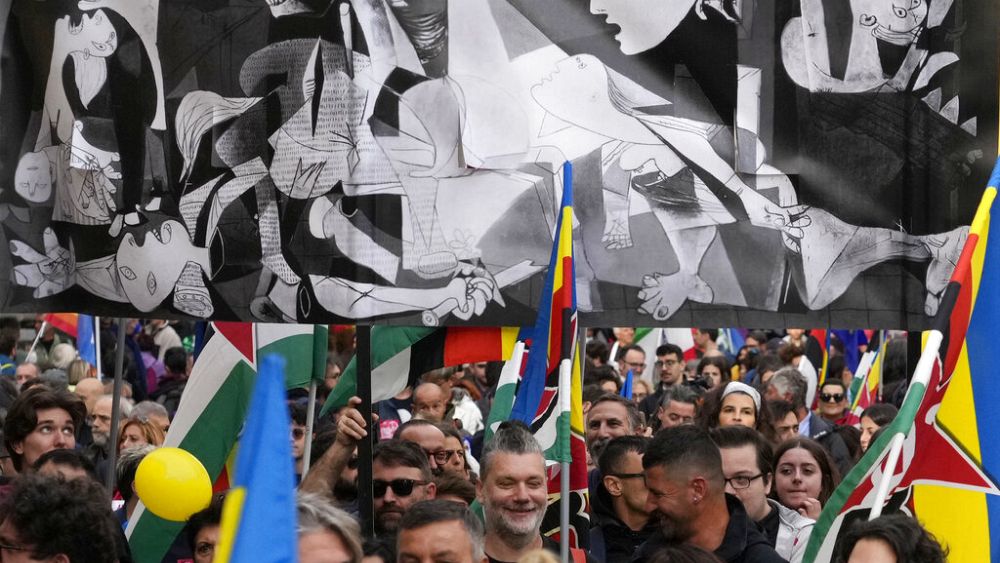 Sabato, decine di migliaia di italiani hanno manifestato per la pace in Ucraina