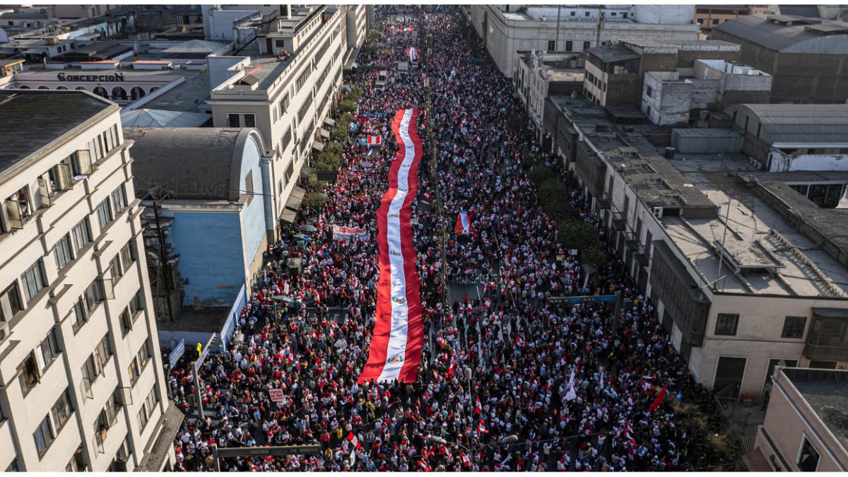خروج مظاهرات في أنحاء بيرو للمطالبة باستقالة الرئيس اليساري بيدرو كاستيو