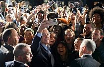 Presidente Joe Biden faz um "selfie" com apoiantes durante comício em Nova Iorque