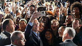 Presidente Joe Biden faz um "selfie" com apoiantes durante comício em Nova Iorque