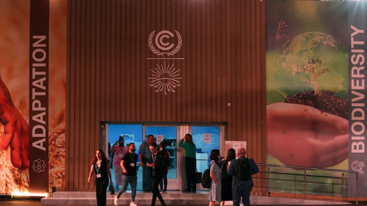 Entrada do centro de congressos de Sharm el-Sheik, no Egito, onde decorre a COP27