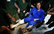 Imran Khan ist aus dem Krankenhaus entlassen worden. Er war am Donnerstag angeschossen und am Bein verletzt worden. 
