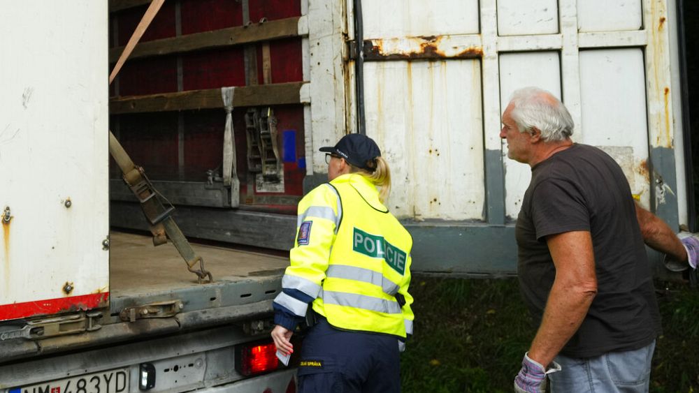 Unavení z dopravních zácp: Slovenské kamiony blokují hraniční přechod do Česka