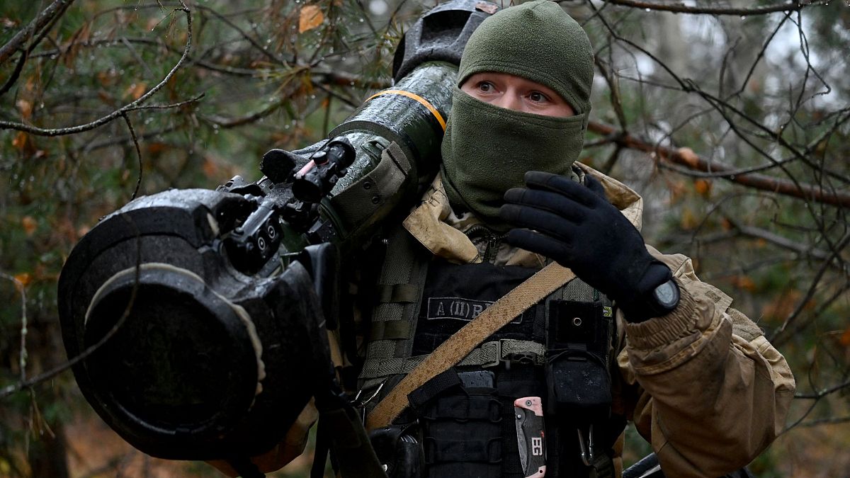 Украинский пограничник с противотанковым комплексом NLAW