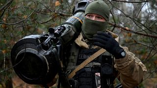 Un guardia fronterizo ucraniano