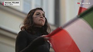 تجمع في وارسو تضامنا مع المرأة الإيرانية