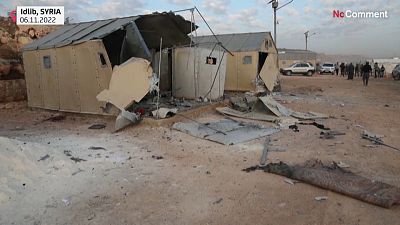 أدى القصف على المخيم في إدلب إلى سقوط 9 قتلى