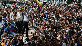 حضور خوان گوایدو در جمع معترضان ونزوئلایی