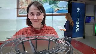 Oleksandra Azarkhina entrevistada por Helena Humphrey, da Euronews
