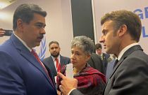 El presidente de Venezuela, Nicolás Maduro, y el presidente de Freancia, Emmanuel Macron, durante su encuentro en la COP27