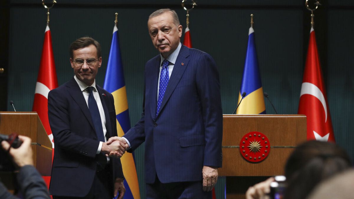 Ο Ρετζέπ Ταγίπ Ερντογάν με τον Σουηδό πρωθυπουργό