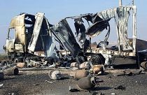 شاحنة احترقت جراء تعرضها للقصف في قرية الزيارة السورية. 2018/02/23