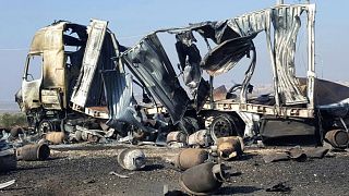 شاحنة احترقت جراء تعرضها للقصف في قرية الزيارة السورية. 2018/02/23