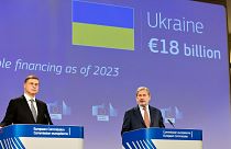 EU-Kommissare Valdis Dombrovskis und Johannes Hahn in Brüssel