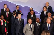 اجتماع قادة ومسؤولين لالتقاط صور جماعية قبل قمتهم في مؤتمر المناخ في منتجع شرم الشيخ المطل على البحر الأحمر، في مصر، يوم الإثنين 7 نوفمبر 2022.