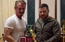 Sean Penn meets with Ukrainian President Volodymyr Zelenskyy and offers his Oscar