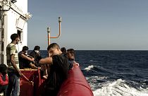 Navio Ocean Viking com migrantes a bordo