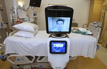 ARCHIVO - Un ejemplo de robot de telemedicina en California, Estados Unidos, 6/11/2013