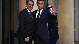 Ο Πρόεδρος της Κυπριακής Δημοκρατίας Νίκος Αναστασιάδης γίνεται δεκτός από τον Γάλλο ομόλογό του Εμανουέλ Μακρόν στο Μέγαρο των Ηλυσίων