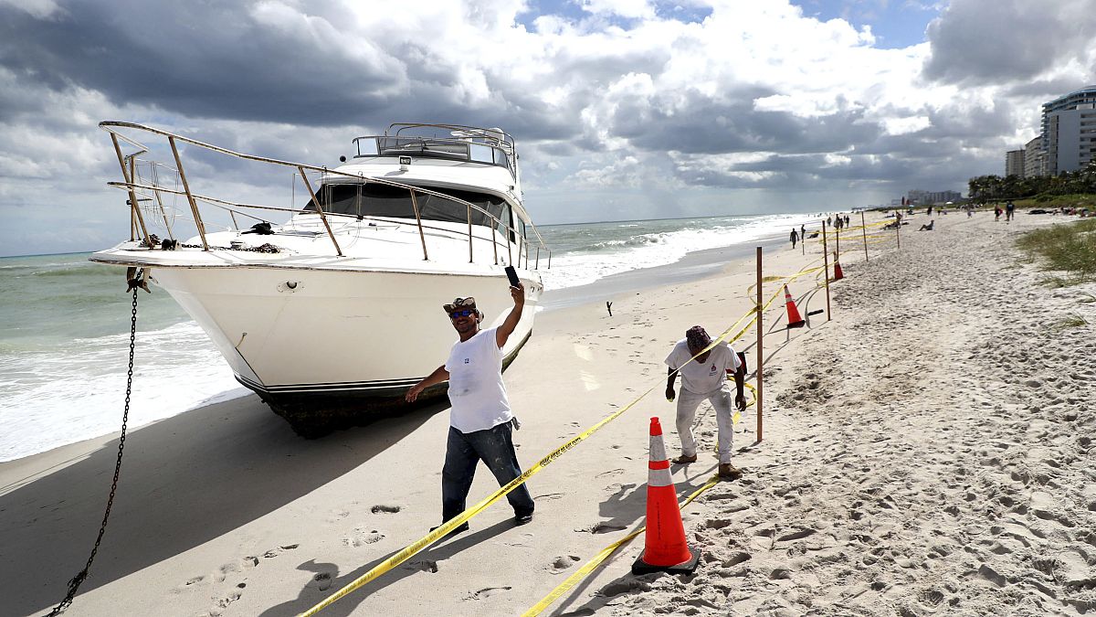 Яхту выбросило на берег Помпано-Бич, Флорида