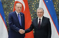 Реджеп Тайип Эрдоган и Шавкат Мирзиёев на саммите ОТГ в Самарканде, 11 ноября 2022 г.