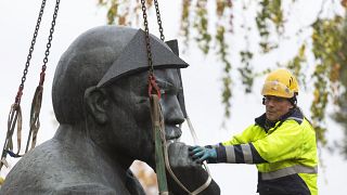 Finlandiya'da Sovyetler Birliği dönemi Lenin anıtı söküldü