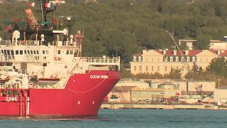 El Ocean Viking a su entrada al puerto de Toulon, al sur de Francia.