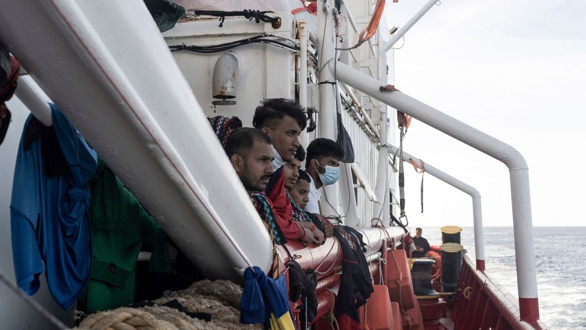 کشتی حامل پناهجویان