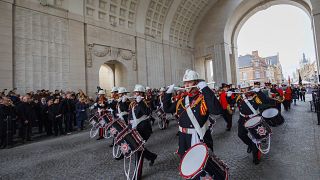 الاحتفال بيوم الهدنة في النصب التذكاري لبوابة مينين للمفقودين في إيبرس، بلجيكا  11 نوفمبر 2022