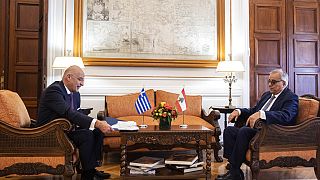 Ο υπουργός Εξωτερικών της Ελλάδας Νίκος Δένδιας υποδέχεται τον ομόλογό του Λιβάνου Αμπντουλάχ Μπου Χαμπίμπ