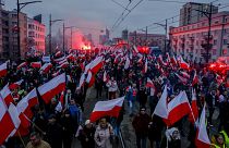 Ezrek vonultak végig a varsói belvároson